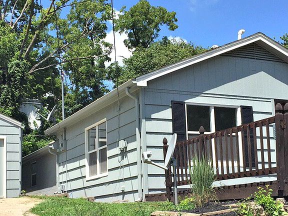 2nd image of 138 Emerson Ave