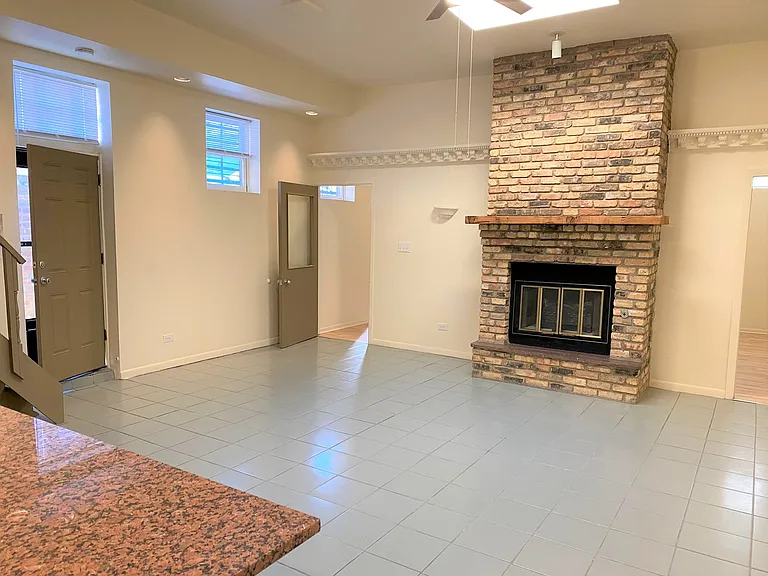 1841 W Chicago Ave #1R — Photo 7