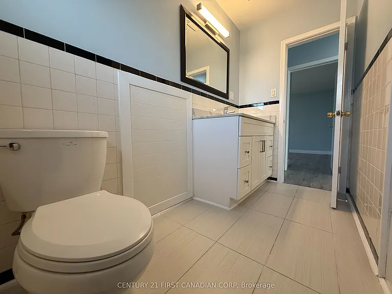 228 Burnside Dr #3 — Photo 18