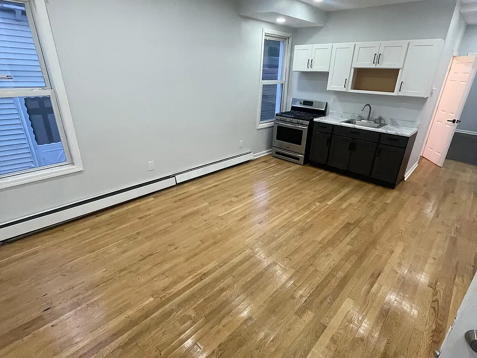10 Rodwell Ave #1F