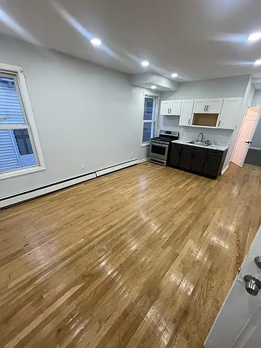 10 Rodwell Ave Photo 1