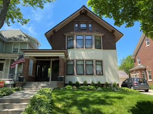 3323 N Summit Ave, Milwaukee, WI 53211