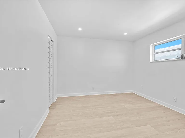 6211 SW 37th St #212 — Photo 11