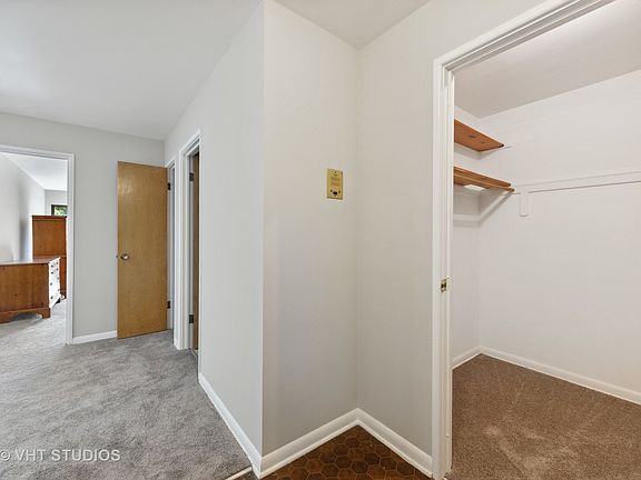 4th image of 401 S Grove Ave APT 2B