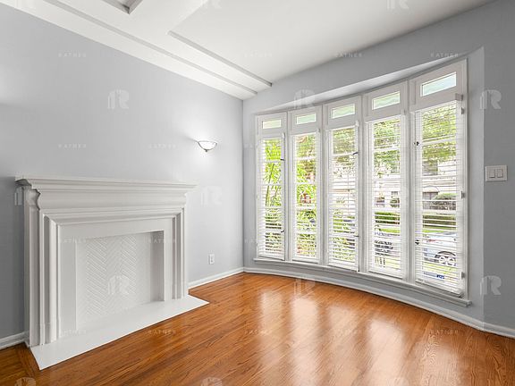 4th image of 145 S Crescent Dr #A