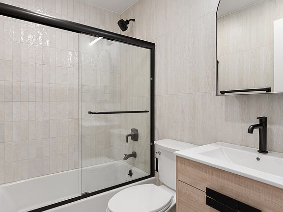 3rd image of 673 Manhattan Ave #3