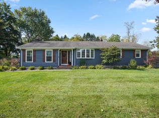 11 Old Farmers Rd, Long Valley, NJ 07853