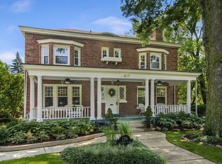 176 Riverside Rd, Riverside, IL 60546