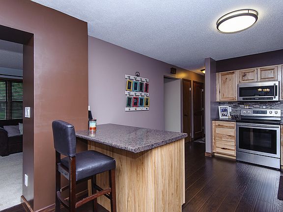 5th image of 621 31st St NW