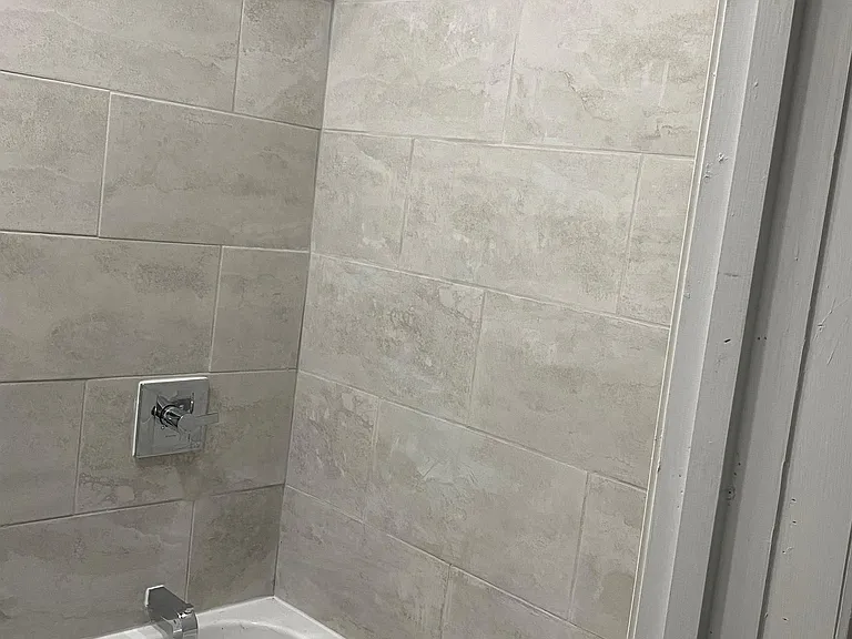 2222 W Bond St — Photo 15