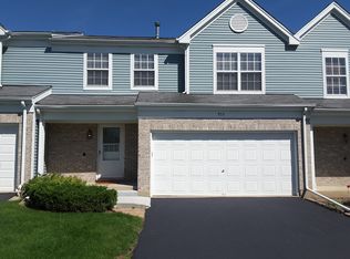 953 Old Oak Cir, Algonquin, IL 60102