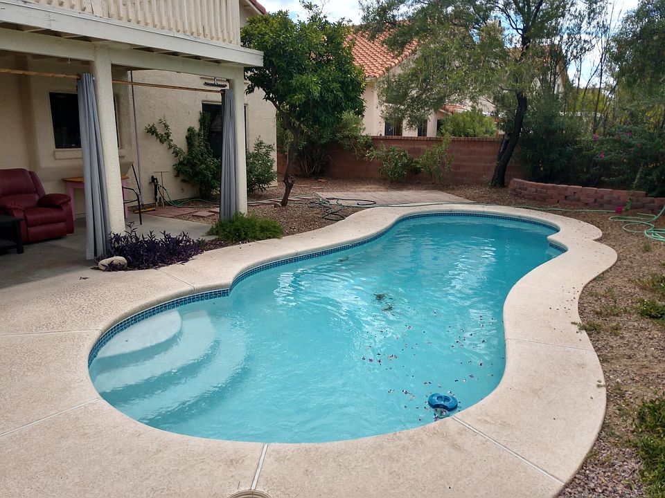 1st image of 824 W Clear Creek Way
