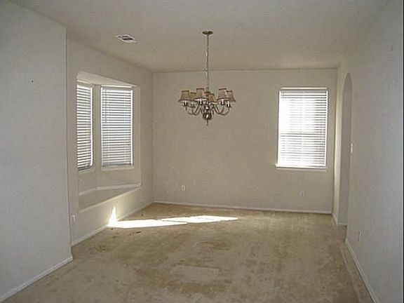 4th image of 1524 Chestnut Dr