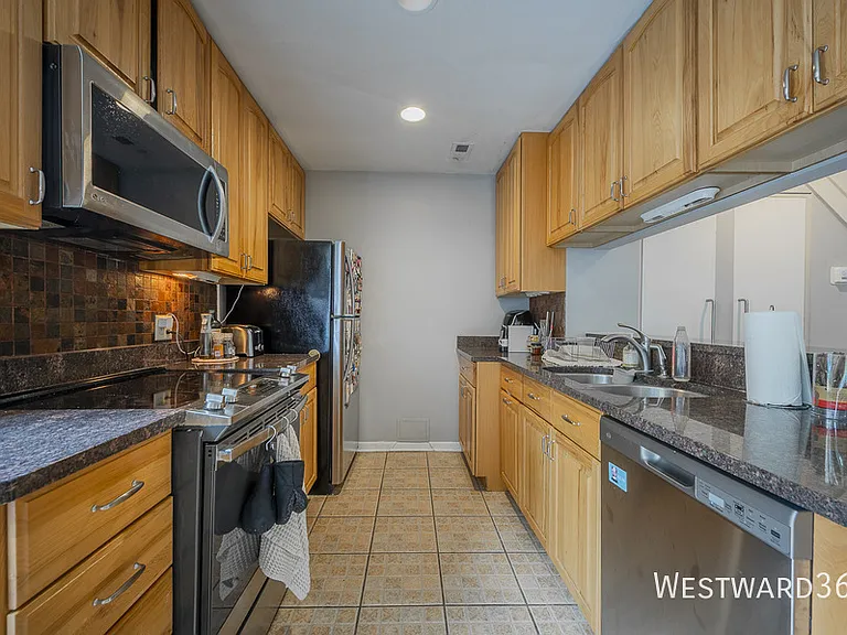 740 W Webster Ave #G — Photo 4