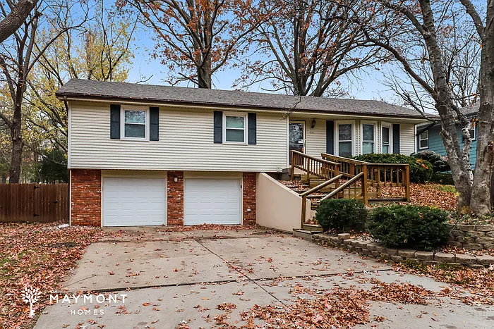 9732 NW Overhill Dr — Photo 1