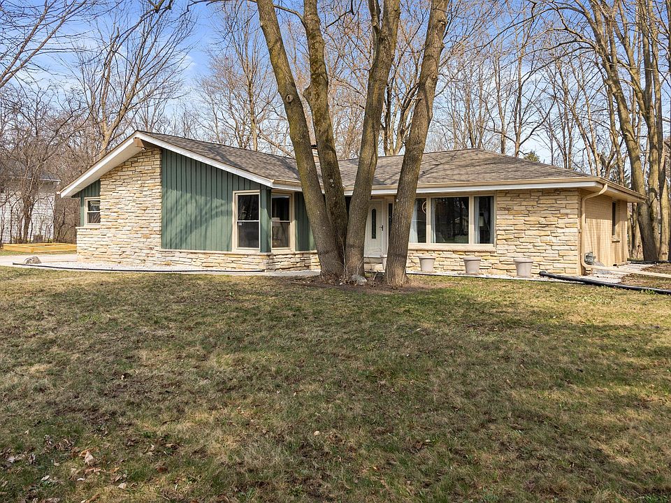 1st image of 9384 N 51st St