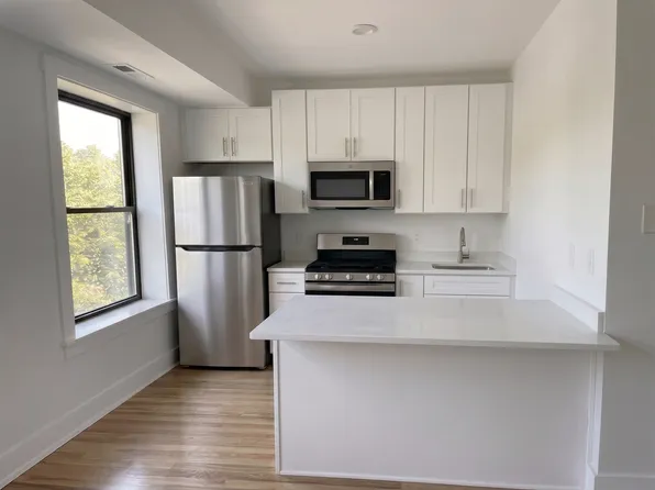 937 W Cornelia Ave, Chicago, IL
