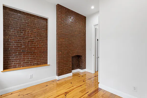 Rented by Nest Seekers International | media 10