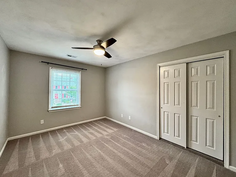 965 Commodore Dr — Photo 38