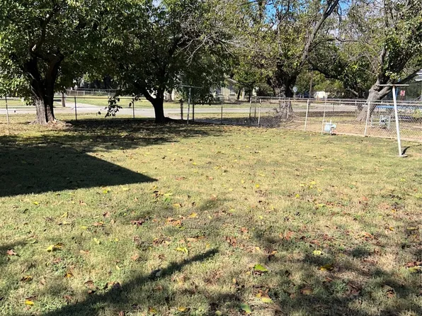 3435 Poinsettia Dr, Dallas, TX 75211