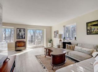 2152 Allen Blvd APT 4, Middleton, WI 53562