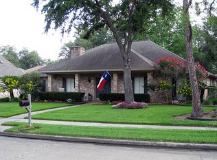 11814 Chase Lake Dr, Houston, TX 77077