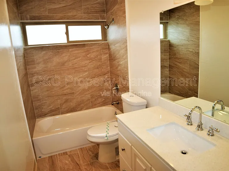 1695 Hilby Ave — Photo 10