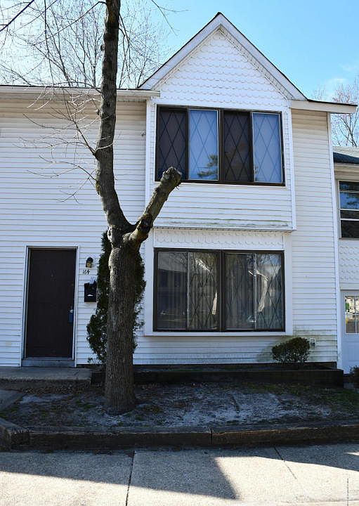 1st image of 164 Williamsburg Ln