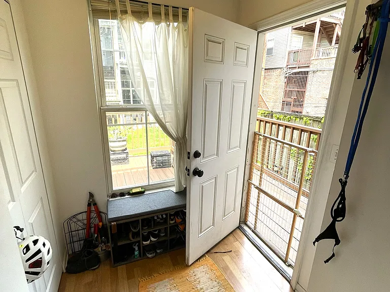 1451 W Huron St #CH — Photo 2
