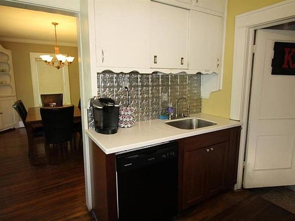 5th image of 1111 Lee St