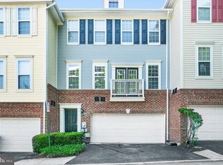 8071 Nicosh Circle Ln #52, Falls Church, VA