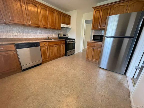 4th image of 220 Parkside Drive #220