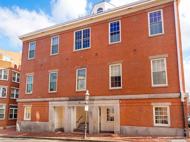 47 Harvard St #B205 — Photo 22
