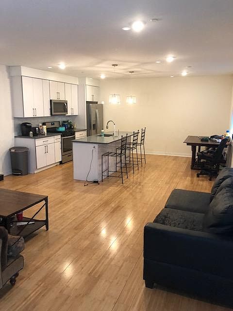 1st image of 1834 Vineyard St #1