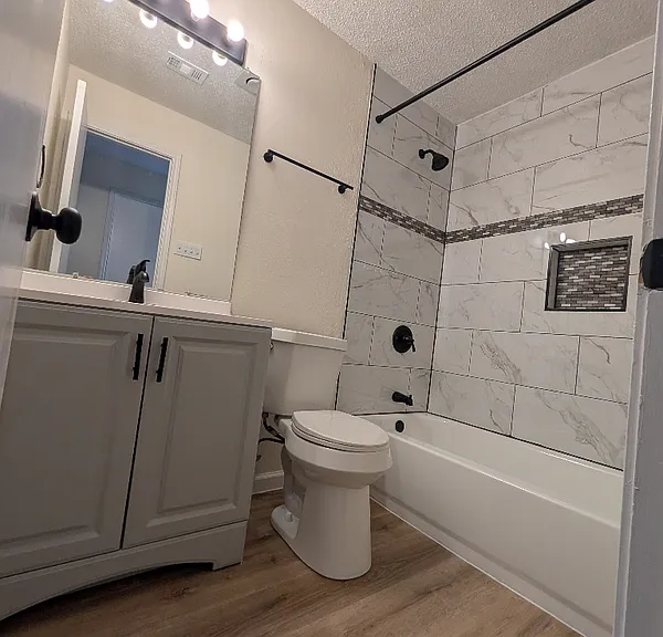 13303 Lyndhurst St #SIDE B — Photo 10