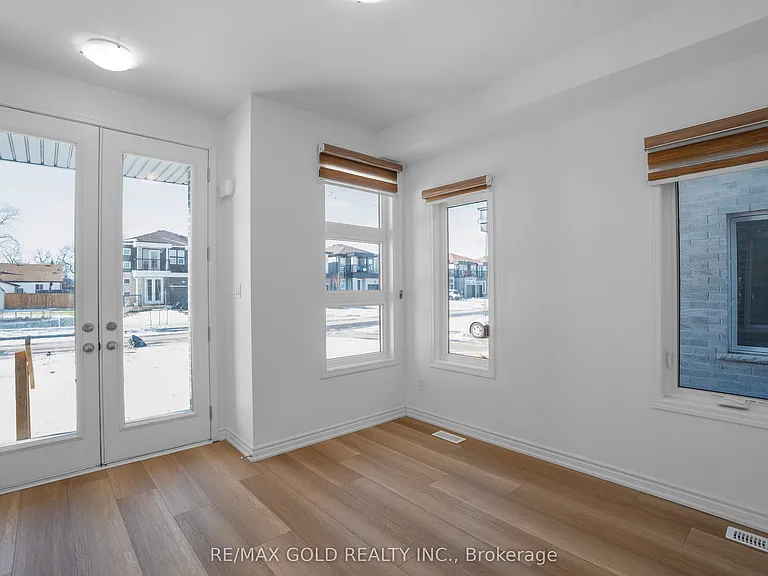 222 Pilkington St — Photo 2