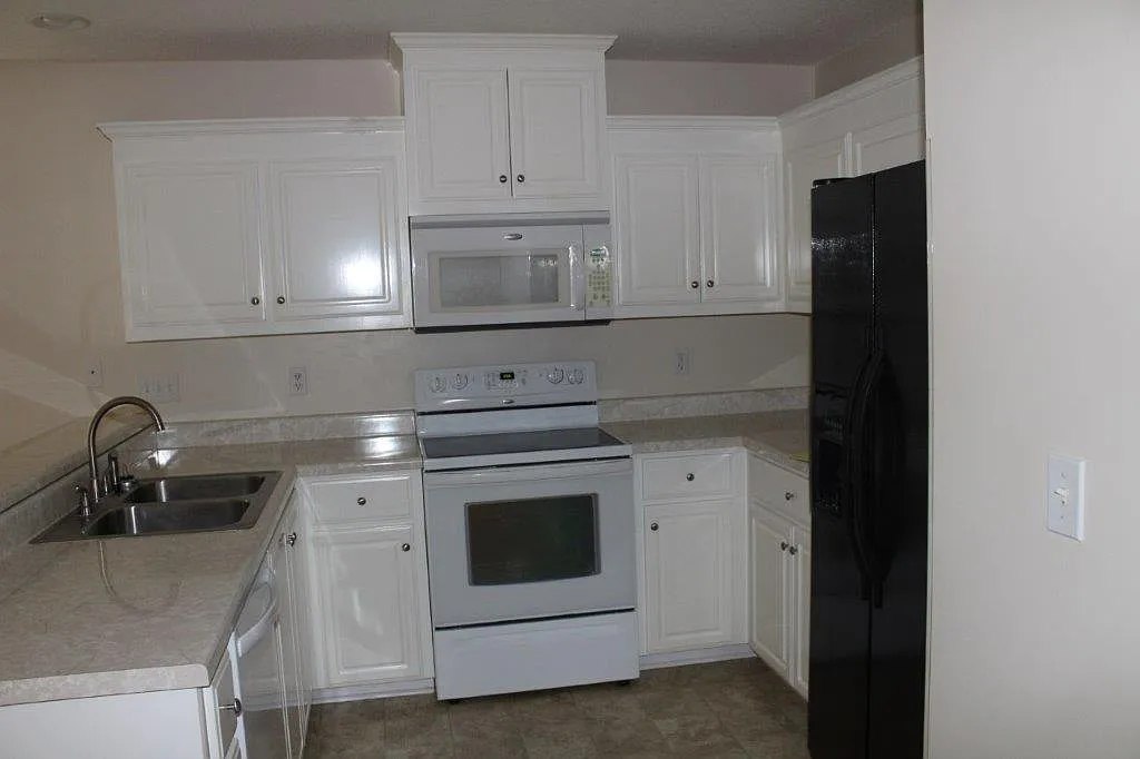 3 bed, 1267 sqft, $1,350 — Photo 3