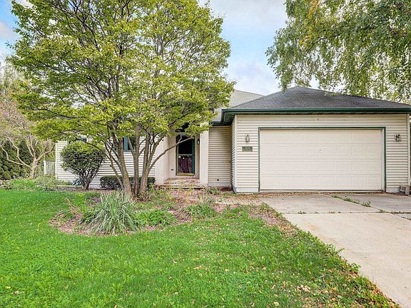 2nd image of 2426 N Sumac Dr