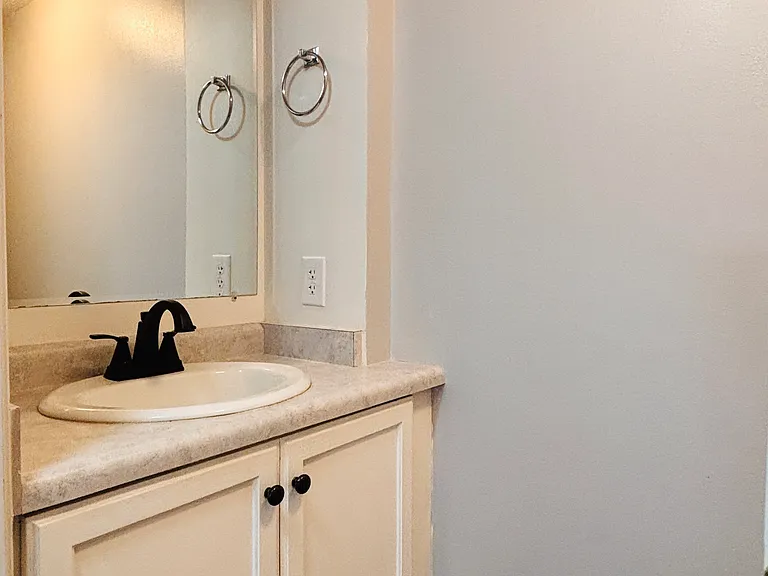 302 E Yellow Feather Dr — Photo 9