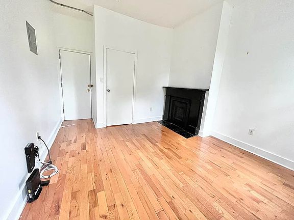 5th image of 369 Menahan St APT 1