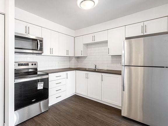 5th image of 760 Laurier Blvd