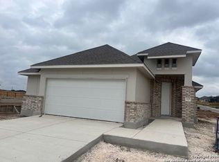 108 Mallorys Way, Castroville, TX 78009