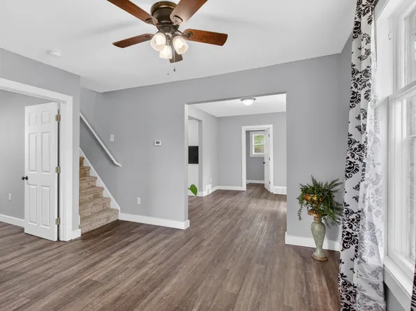 613 Hallett St, Jackson, MI 49202