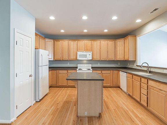 4th image of 9607 Sunset Grove Dr