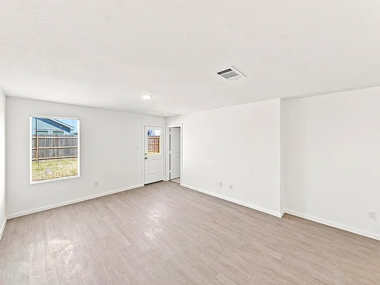 233 Pastar Fls — Photo 13