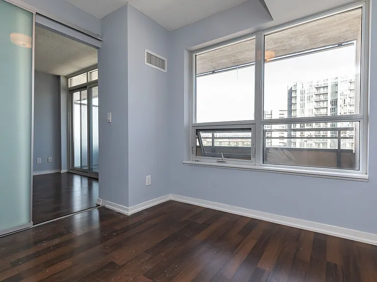 38 Joe Shuster Way — Photo 19