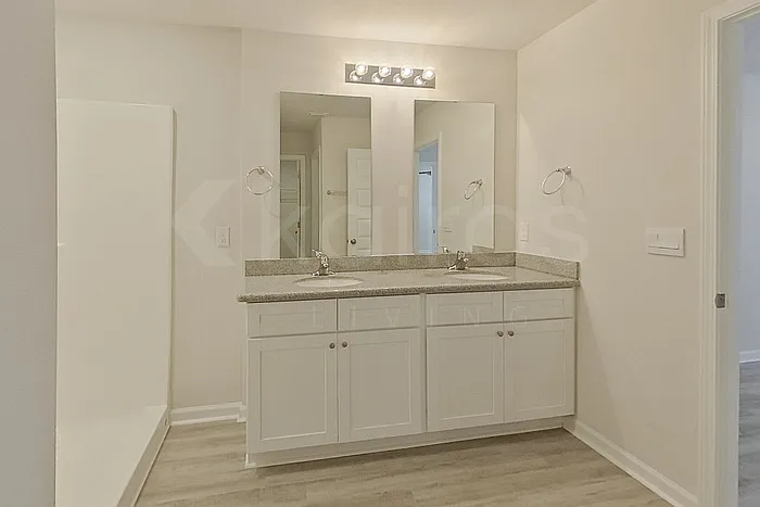 4647 Malay Cir — Photo 8