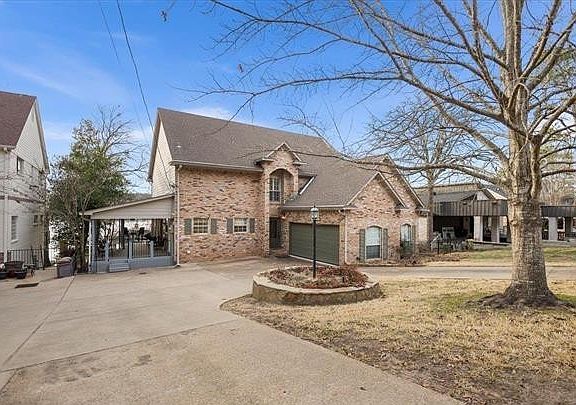 3rd image of 406 Hideaway Central Ln