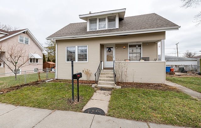 1st image of 2611 N Mont Clare Ave