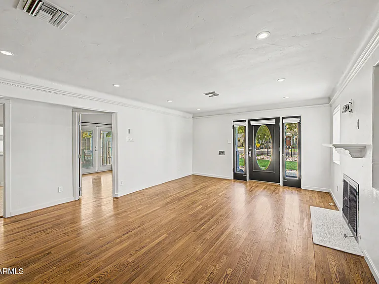 521 W Mariposa St #MAIN — Photo 15
